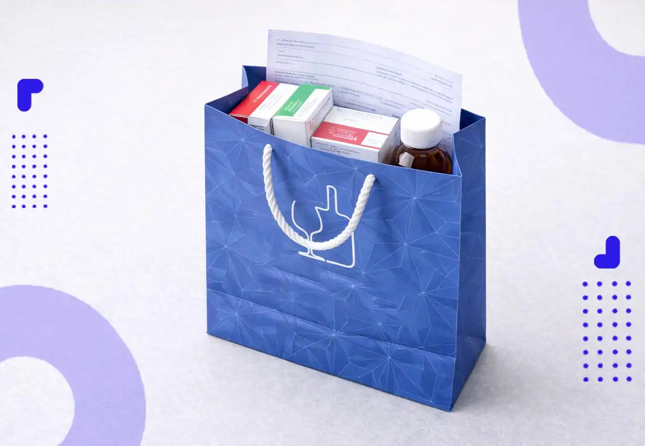 سایز مناسب بگ شاپ داروخانه به رنگ آبی که پر از دارو هست و از جنس کاغذسنگی محکم و با دوام